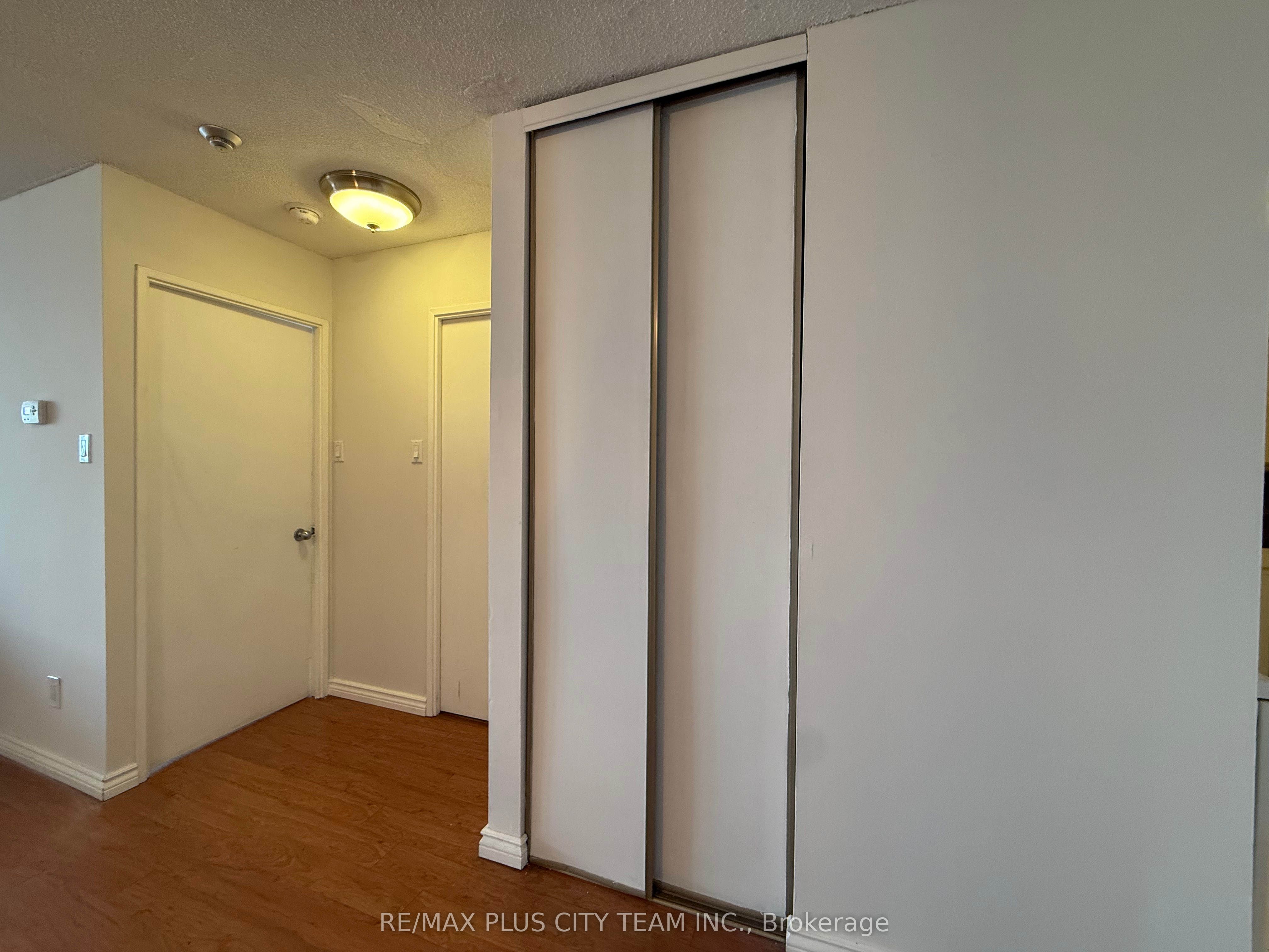 260 Queens Quay W, #2103