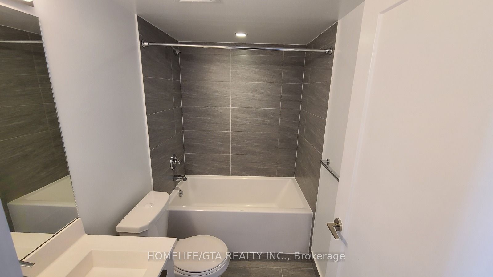 275 Village Green Square, #1017