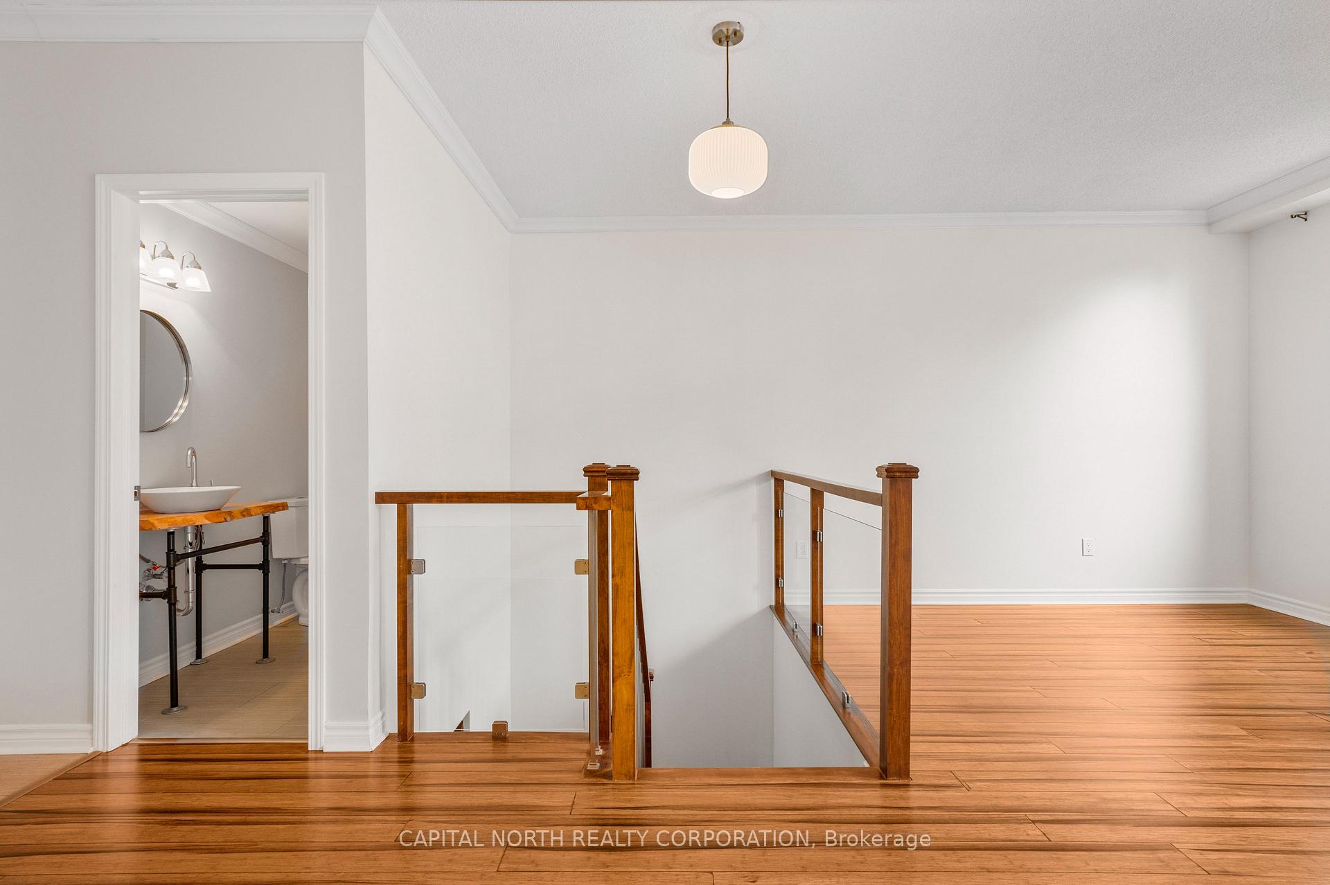 3 Bedrooms Condo at 51 Halton, Toronto For sale