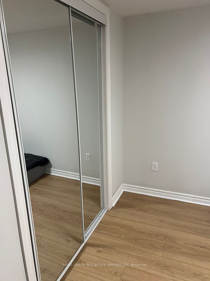 https://trreb-image.ampre.ca/A8DGQMZafjZp-lBM2Rnf_-FQh1uYslKzoNia73qrIig/rs:fit:960:960/wm:.5:so:0:50:.4/wmsh:10/wmt:PHNwYW4gZm9yZWdyb3VuZD0nd2hpdGUnIGZvbnQ9JzY4Jz5ST1lBTCBMRVBBR0UgUkVBTCBFU1RBVEUgU0VSVklDRVMgTFRELiwgQnJva2VyYWdlPC9zcGFuPg/cb:20250211215419/L3RycmViL2xpc3RpbmdzLzQwLzU3LzUyLzUzL3AvZWJmMTJmY2QtYTBiMS00YTU1LTg4N2ItZTYwMmI4OGRiOTFjLmpwZw.jpg