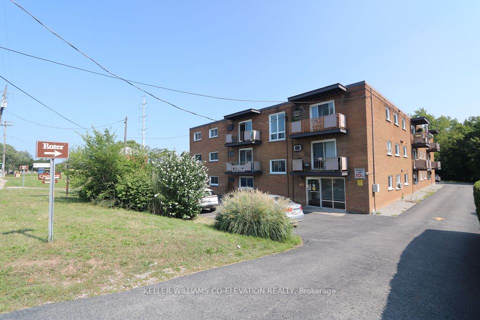 426 Queenston