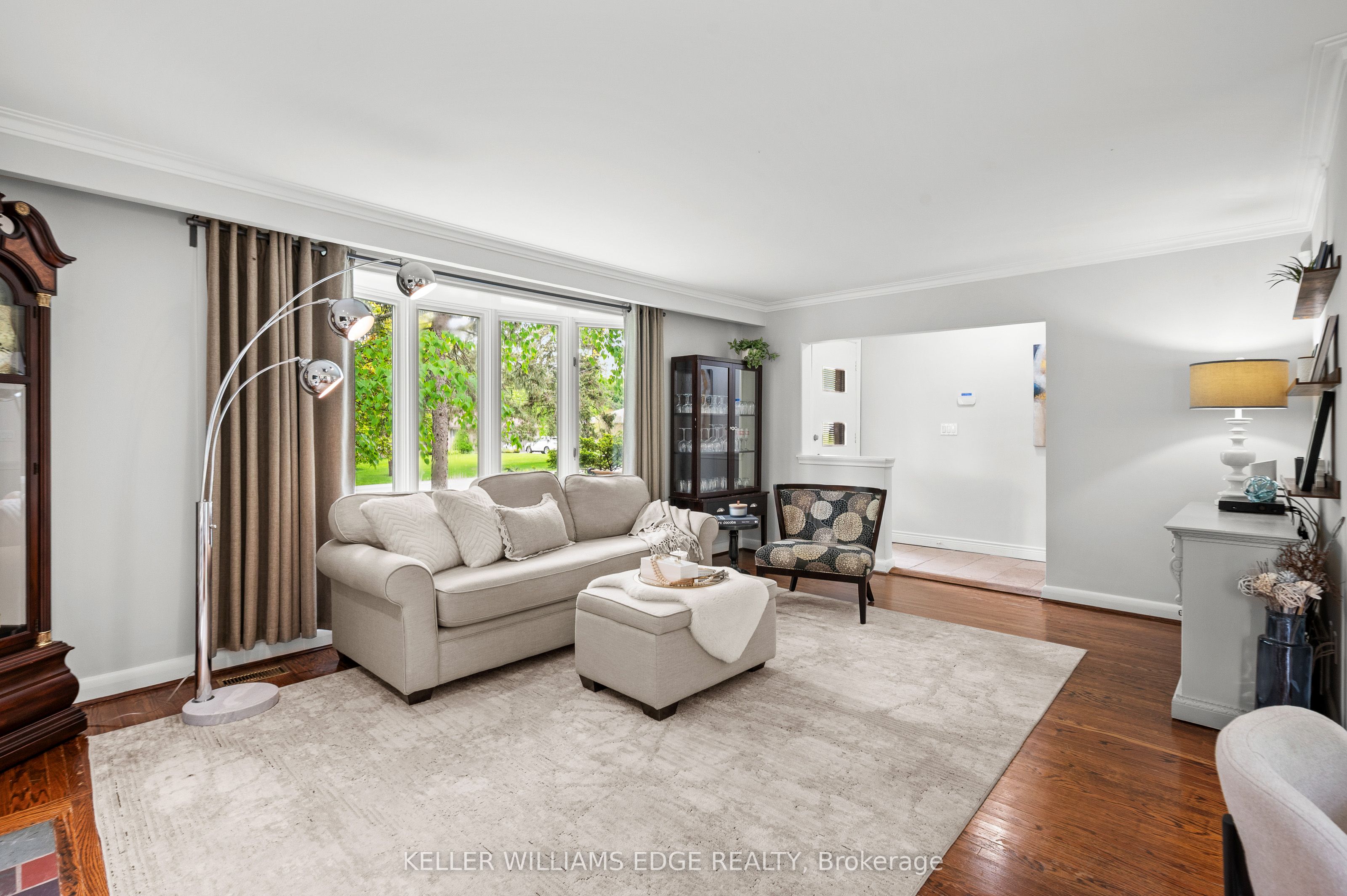 1589 Crediton Parkway