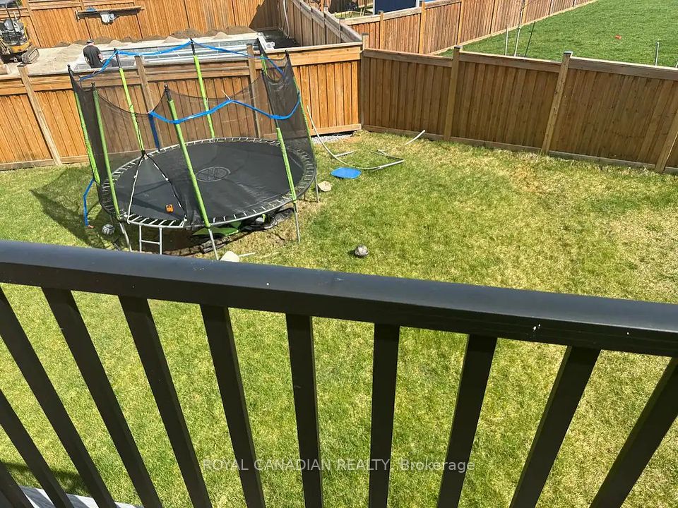 https://trreb-image.ampre.ca/A8Xm5y2kcm-97sJ4dEi3w67PMYv5pWAQPVa-IpWN5A0/rs:fit:960:960/wm:.5:so:0:50:.4/wmsh:10/wmt:PHNwYW4gZm9yZWdyb3VuZD0nd2hpdGUnIGZvbnQ9JzY4Jz5ST1lBTCBDQU5BRElBTiBSRUFMVFksIEJyb2tlcmFnZTwvc3Bhbj4/L3RycmViL2xpc3RpbmdzLzQwLzY4LzgyLzY5L3AvMTY5YzQ5ZjItMjdlYi00ZGZlLWIxZjYtODU2MDJjYzk2YzA4LmpwZw.jpg