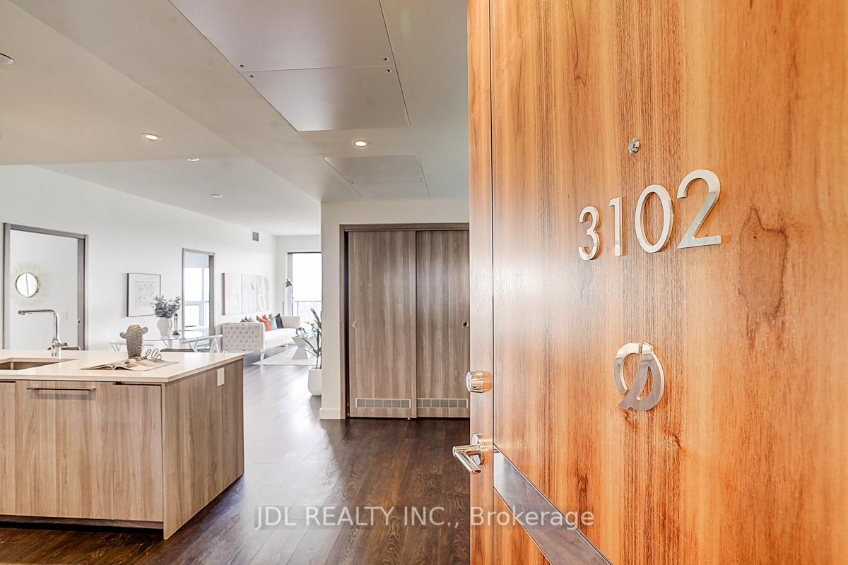 3 Bedrooms Condo at 95 Mcmahon, Toronto For sale