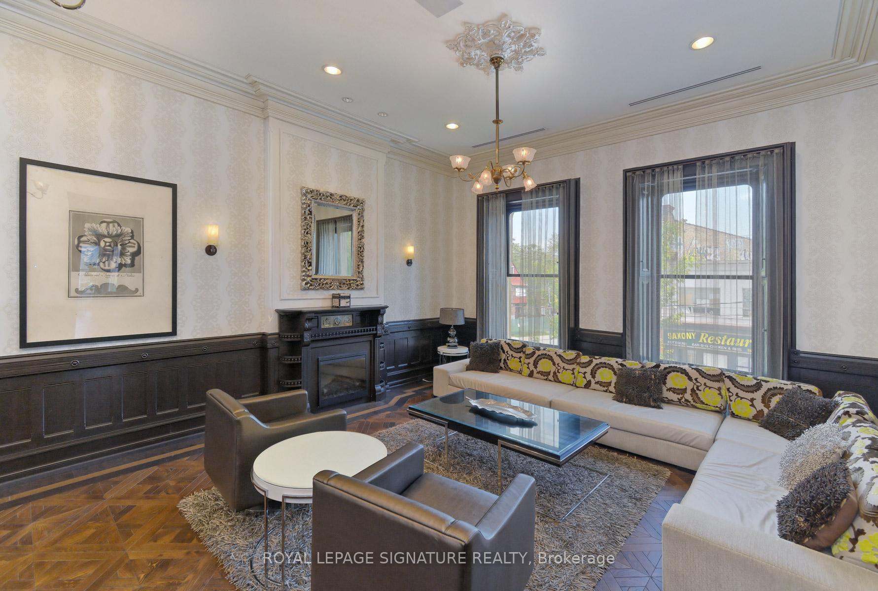 2 Bedrooms Condo at 28 Linden, Toronto For sale