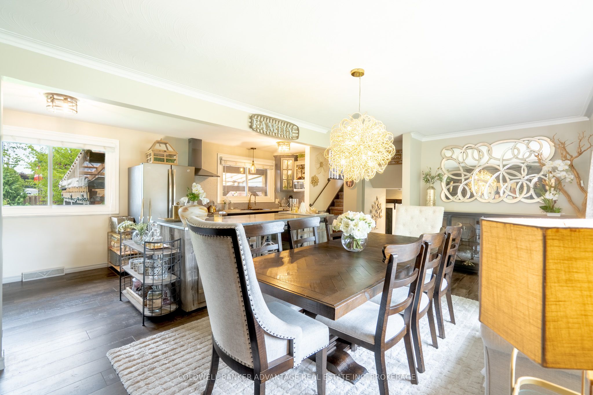 4504 Queensway Gardens N