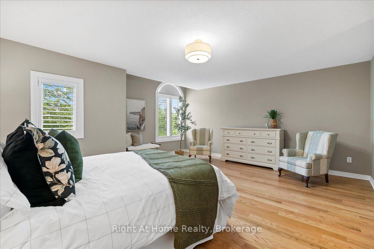 2 Bedrooms Condo at 2250 Rockingham, Oakville For sale