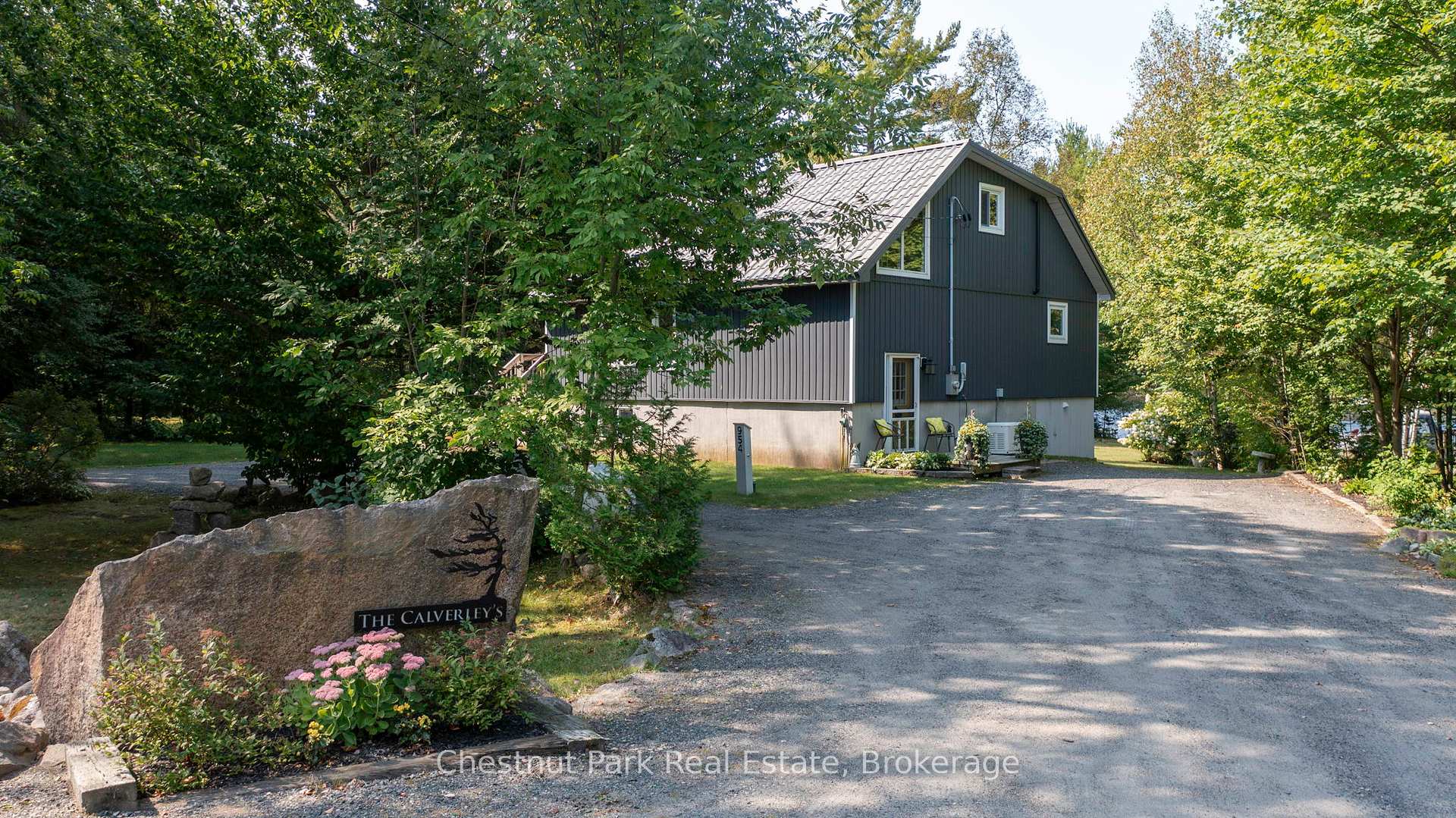 954 Dickie Lake Road, Lake of Bays, ON P0B 1A0