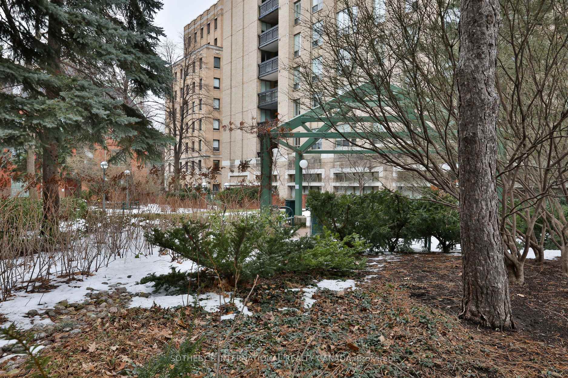 2 Bedrooms Condo at 284 Bloor, Toronto For sale