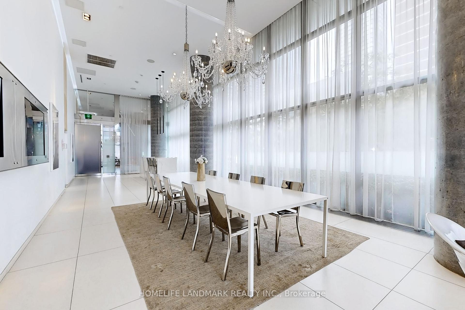2 Bedrooms Condo at 185 Roehampton, Toronto For sale