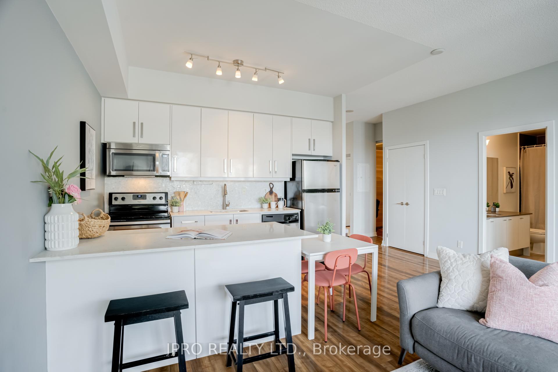 2 Bedrooms Condo at 5101 Dundas, Toronto For sale