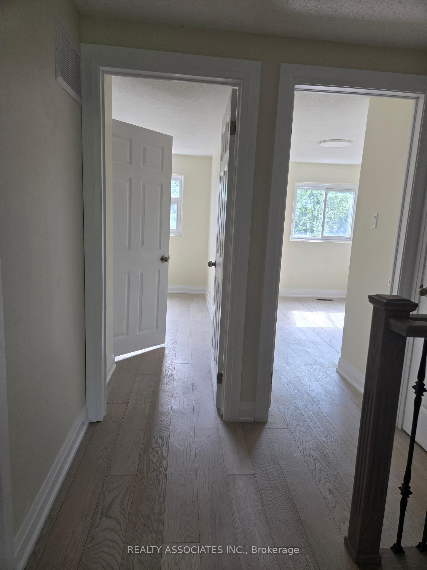 3 Bedrooms Condo at 2 Stonehill, Toronto For sale