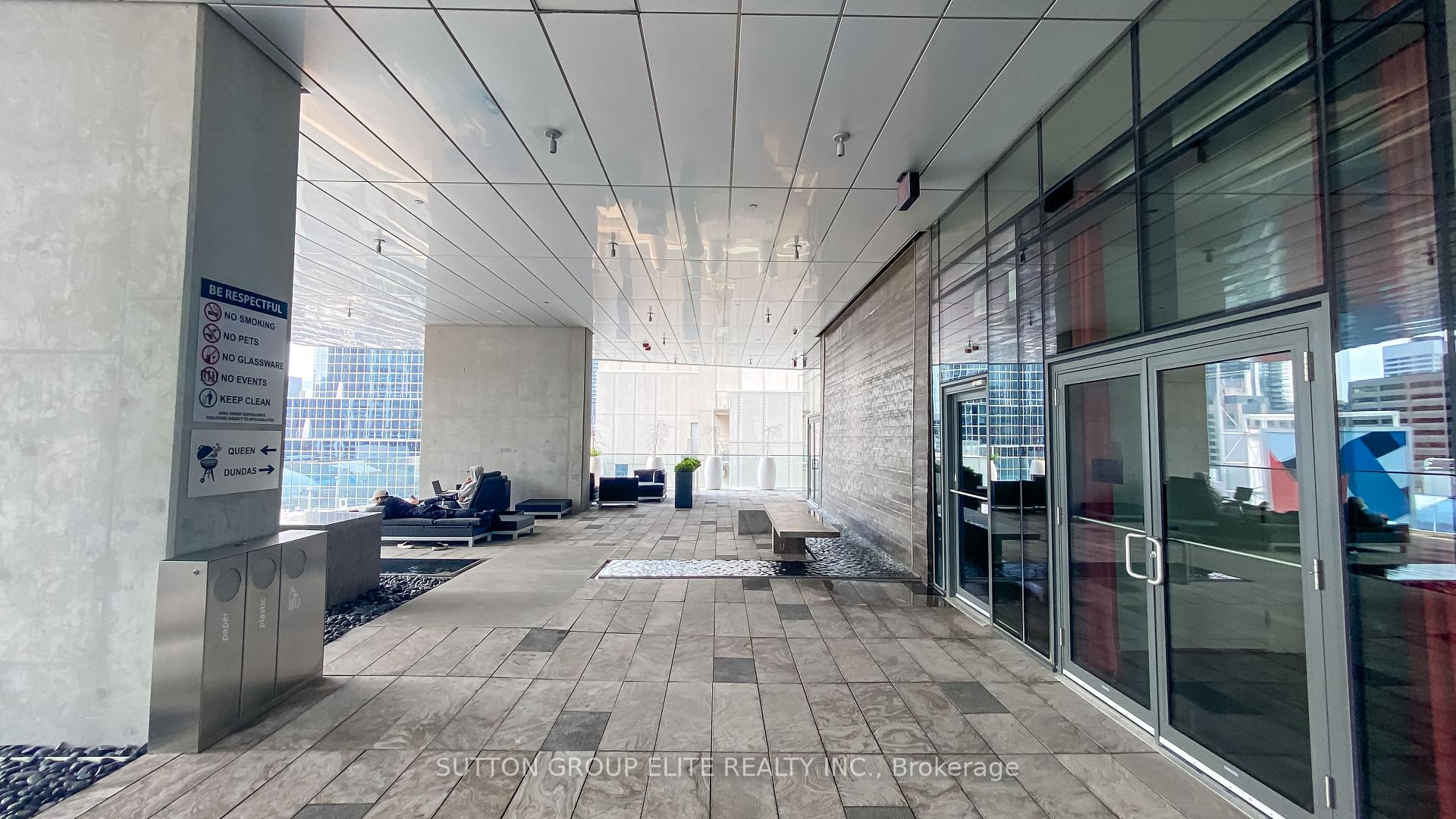 2 Bedrooms Condo at 197 YONGE, Toronto For sale