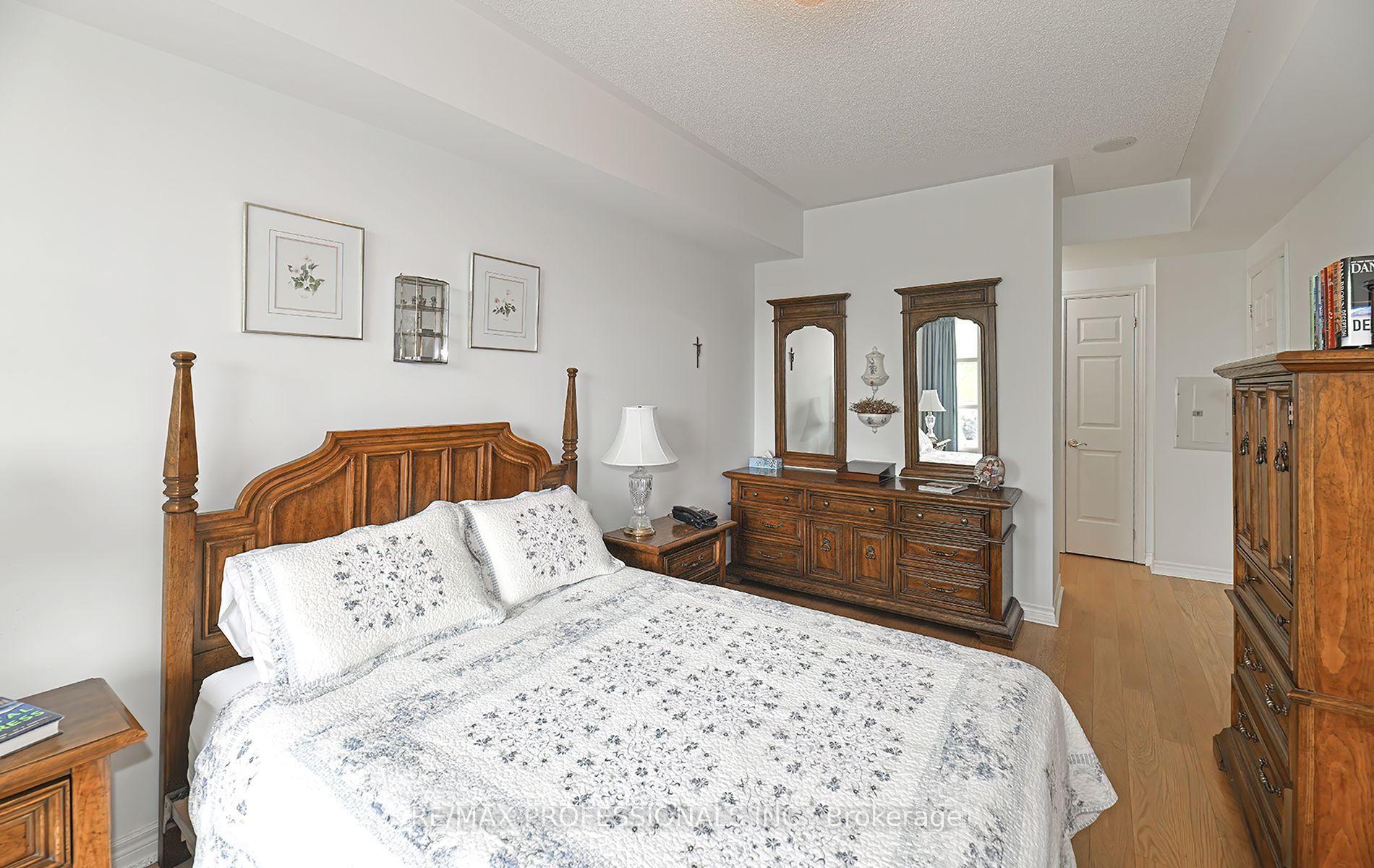3 Bedrooms Condo at 3085 Bloor, Toronto For sale