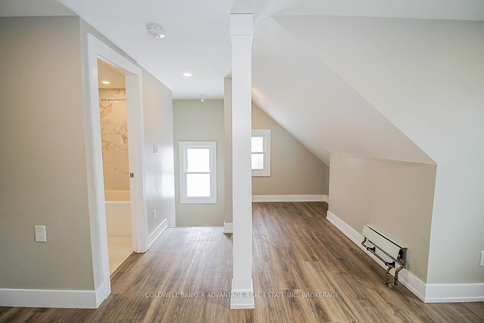 #UPPER - 181 Welland Street, Port Colborne, ON L3K 1V2