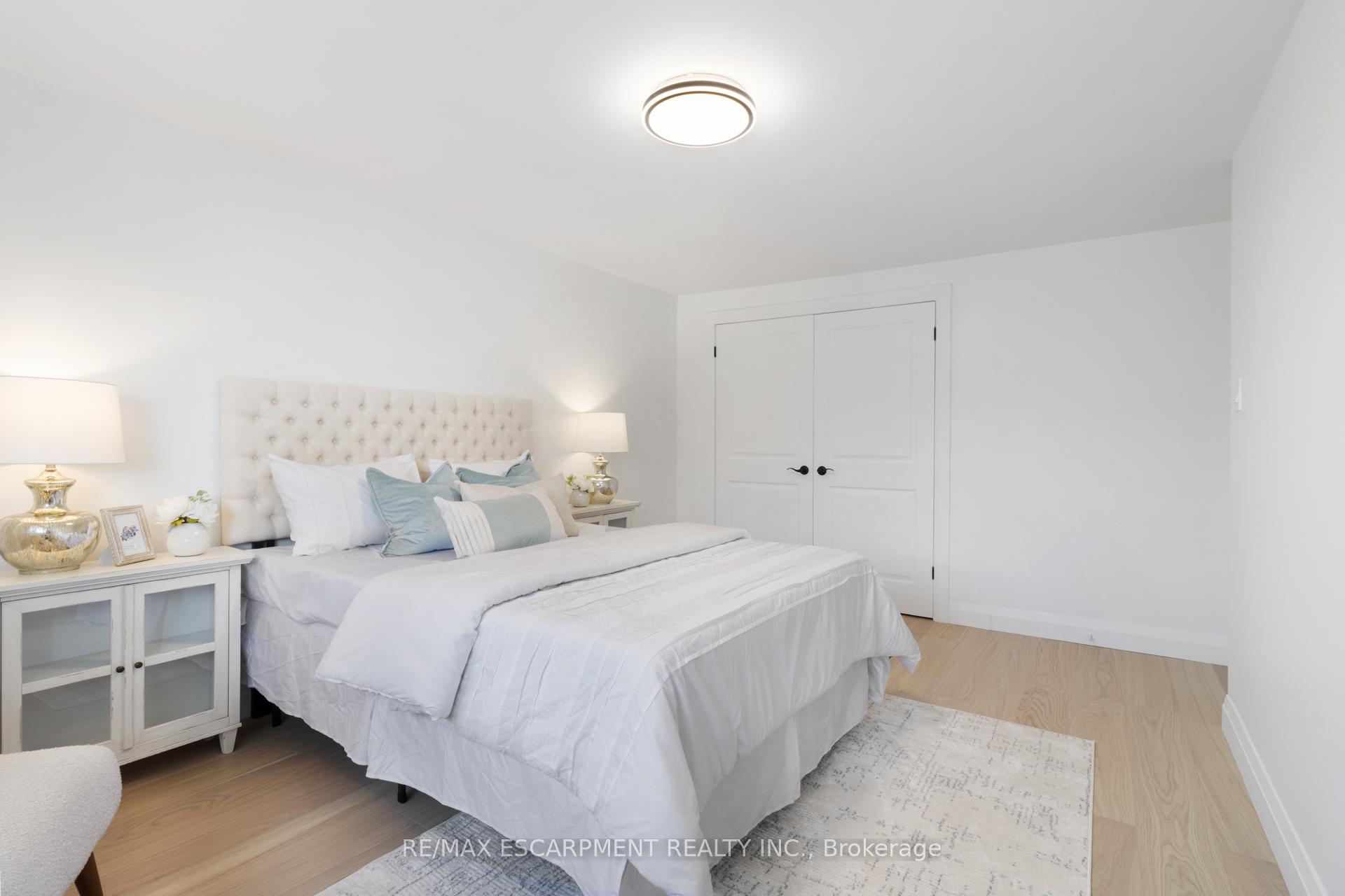 3 Bedrooms Condo at 2020 South Millway,  Mississauga For sale