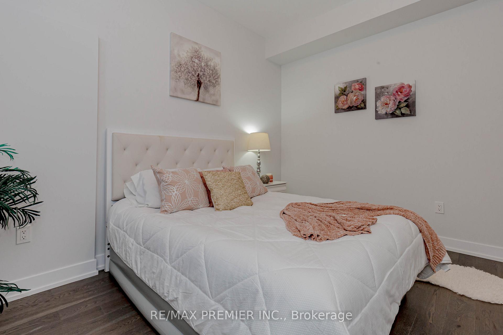 3 Bedrooms Condo at 9560 ISLINGTON,  Vaughan For sale