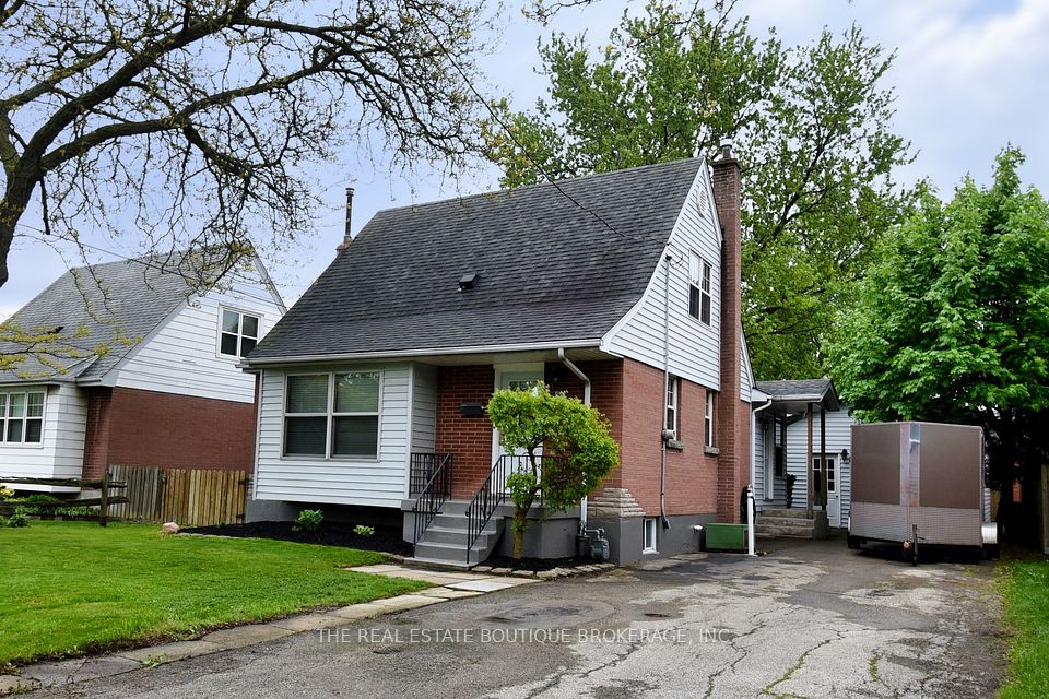 90 Howe