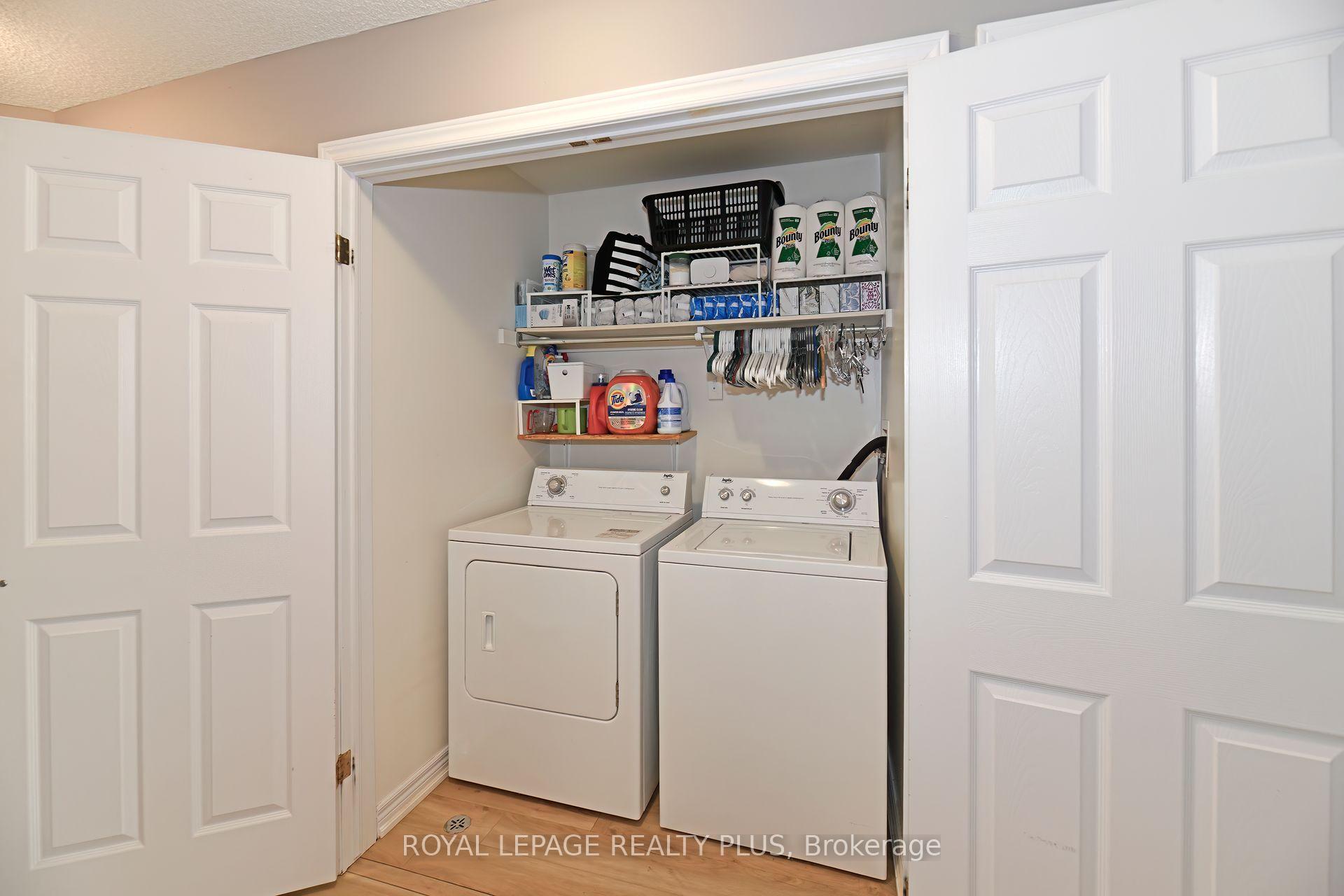 3 Bedrooms Condo at 4045 Upper Middle, Burlington For sale