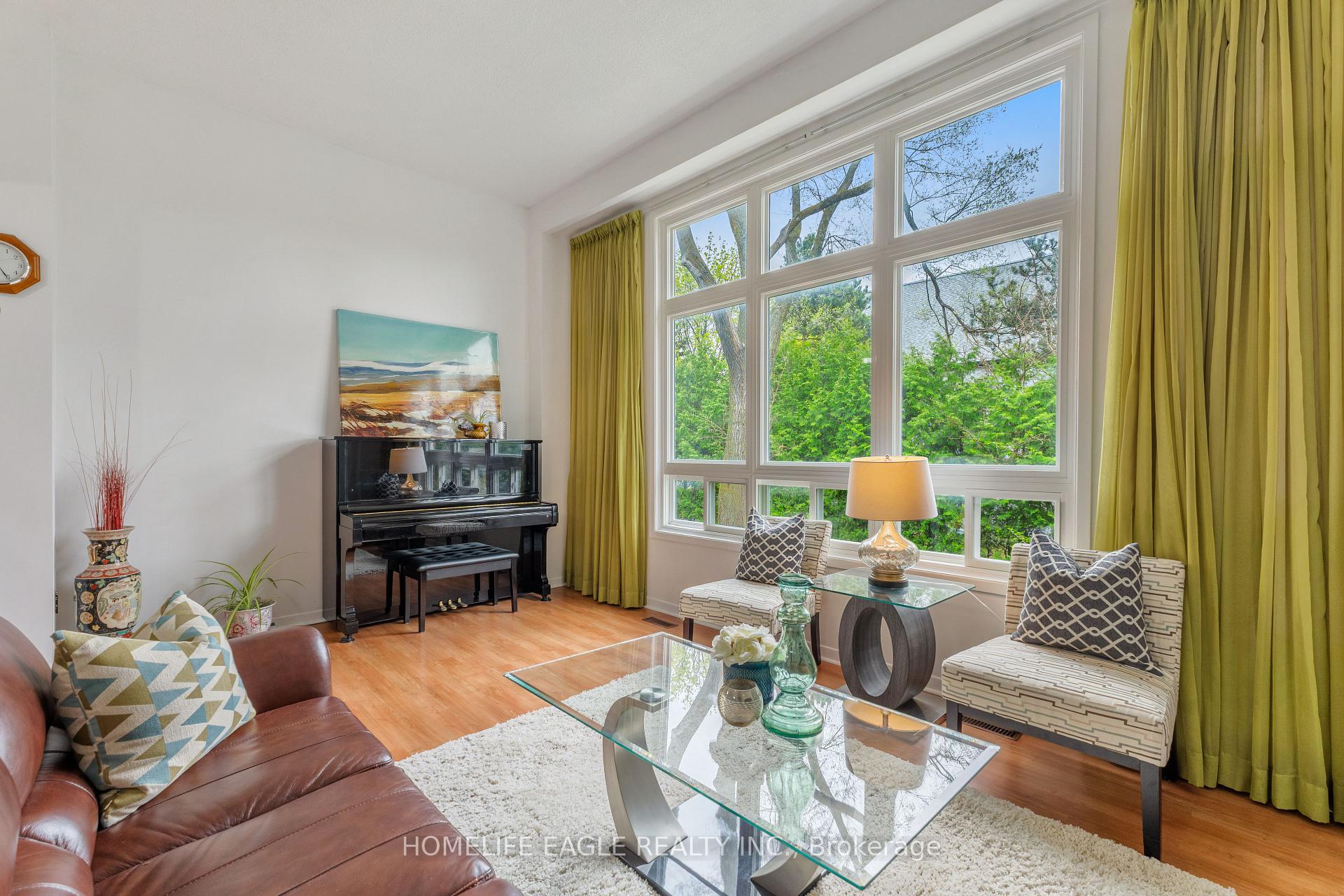 4 Bedrooms Condo at 3000 Midland, Toronto For sale