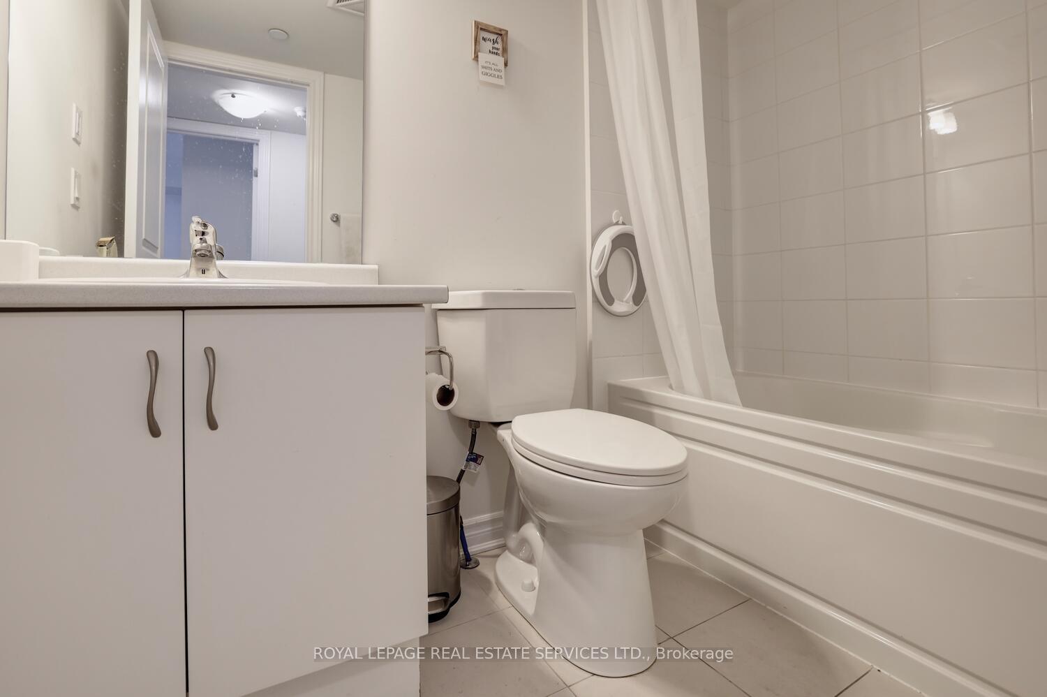 2 Bedrooms Condo at 100 Long Branch,  Toronto For sale