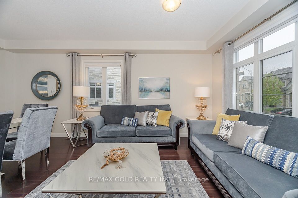 37 Observatory Crescent, Brampton, ON L6P 4H9