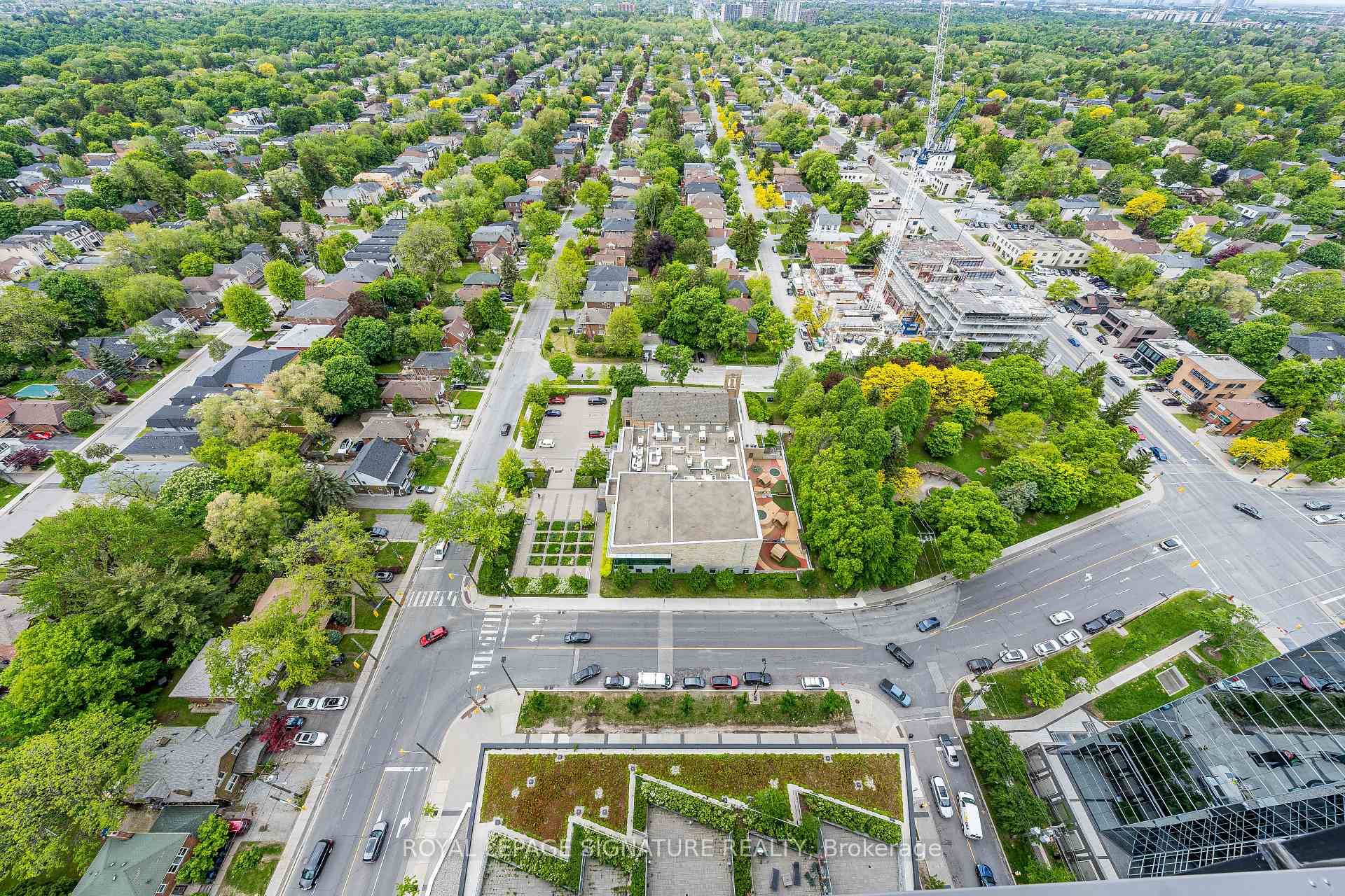 2 Bedrooms Condo at 11 Bogert, Toronto For sale