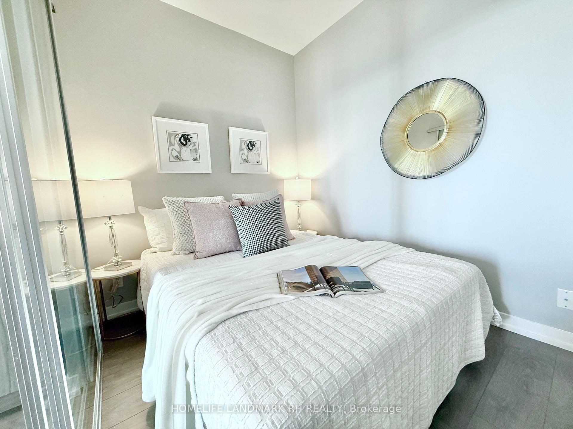 3 Bedrooms Condo at 950 Portage, Vaughan For sale
