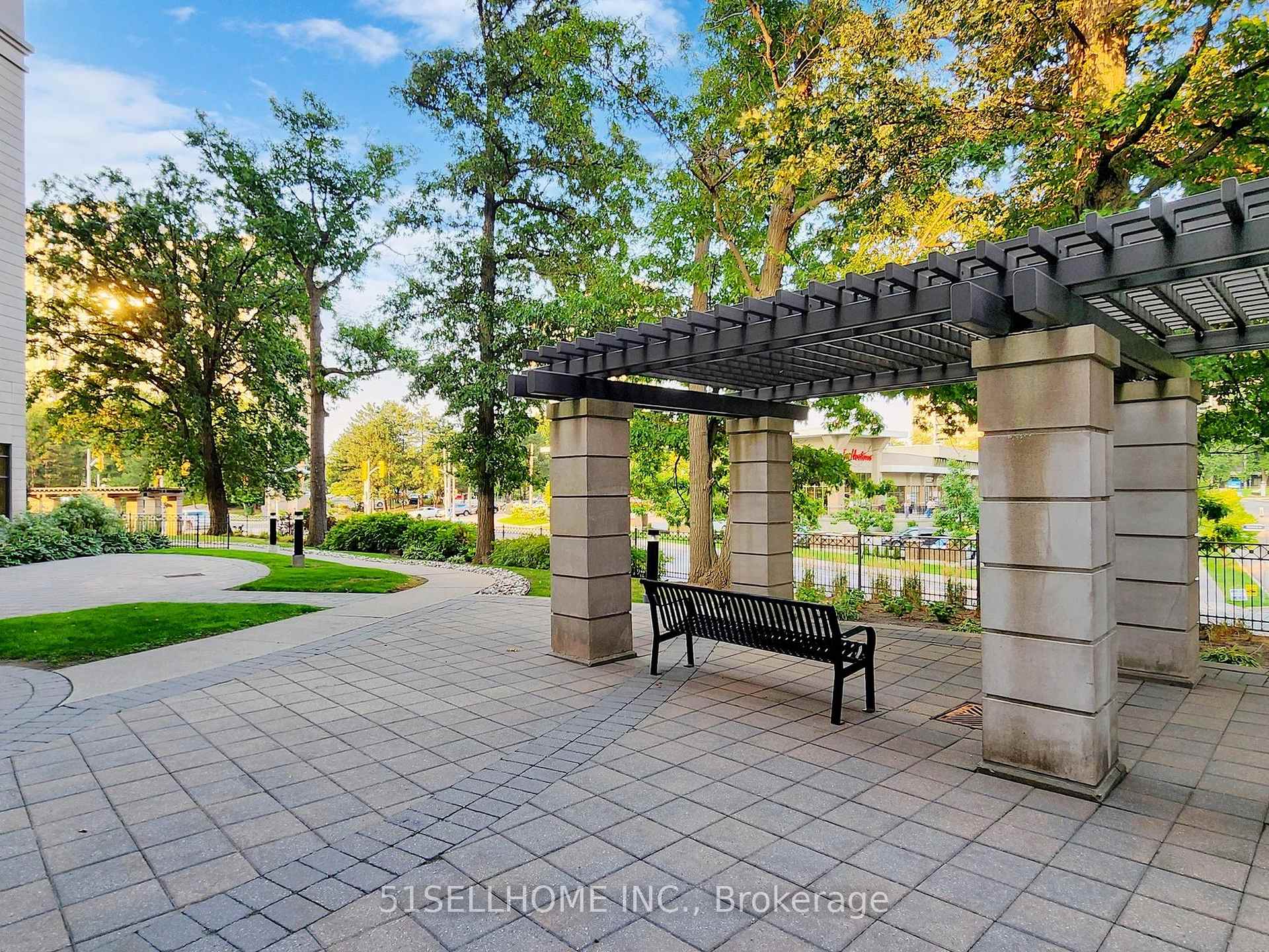 2 Bedrooms Condo at 133 Wynford,  Toronto For sale
