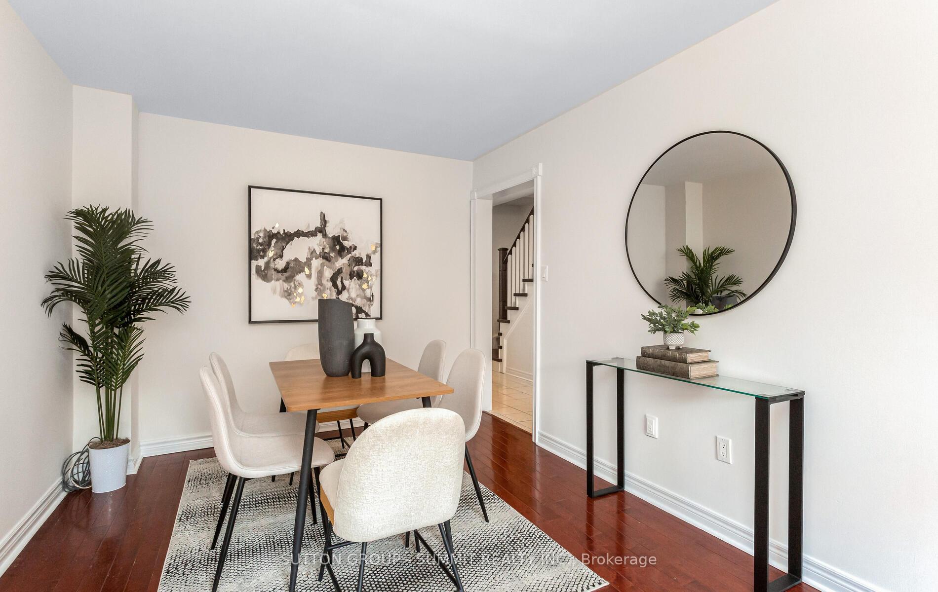 3 Bedrooms Condo at 550 Steddick, Mississauga For sale