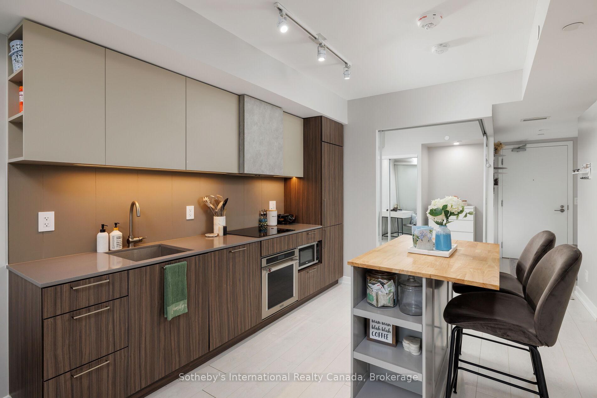 3 Bedrooms Condo at 19 Western Battery,  Toronto For sale