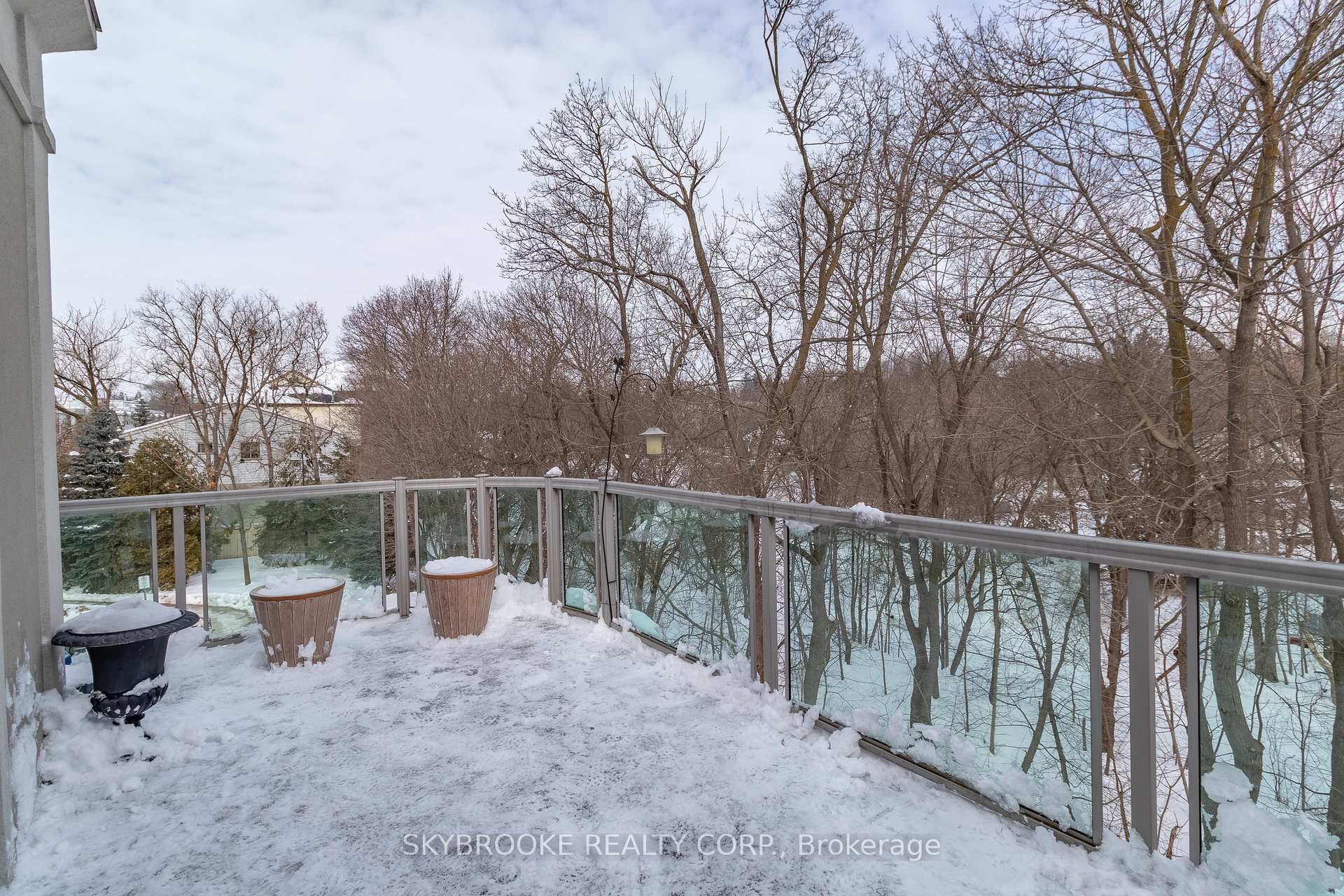 2 Bedrooms Condo at 245 Pine Grove,  Vaughan For sale