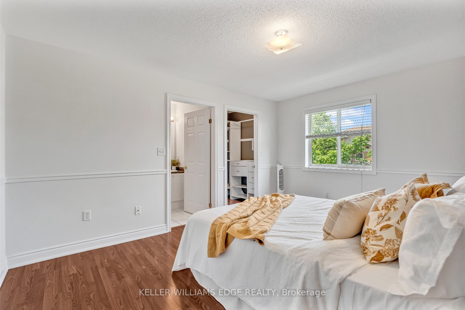 2 Bedrooms Condo at 4045 Upper Middle, Burlington For sale