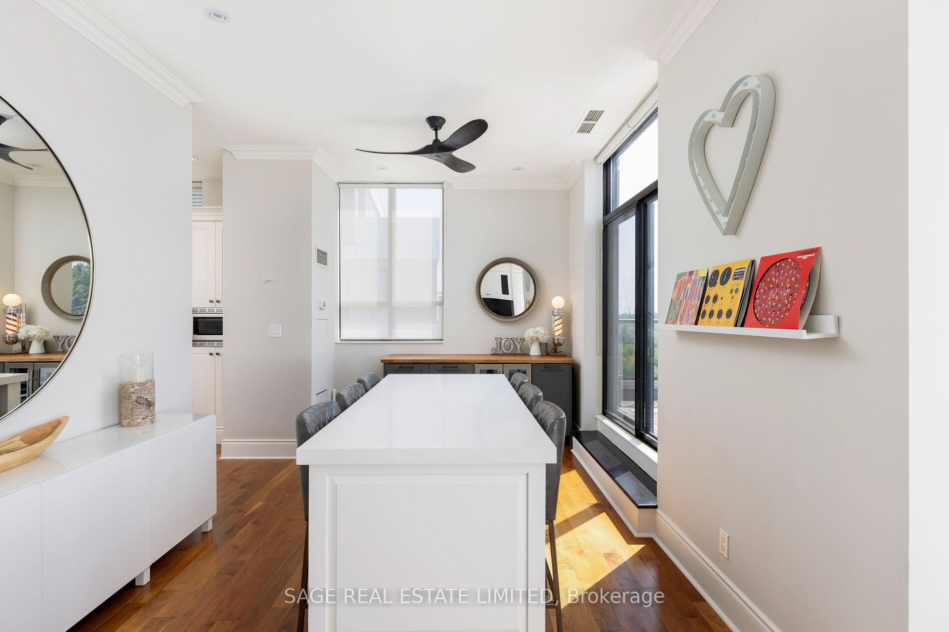 2 Bedrooms Condo at 25 Earlington, Toronto For sale