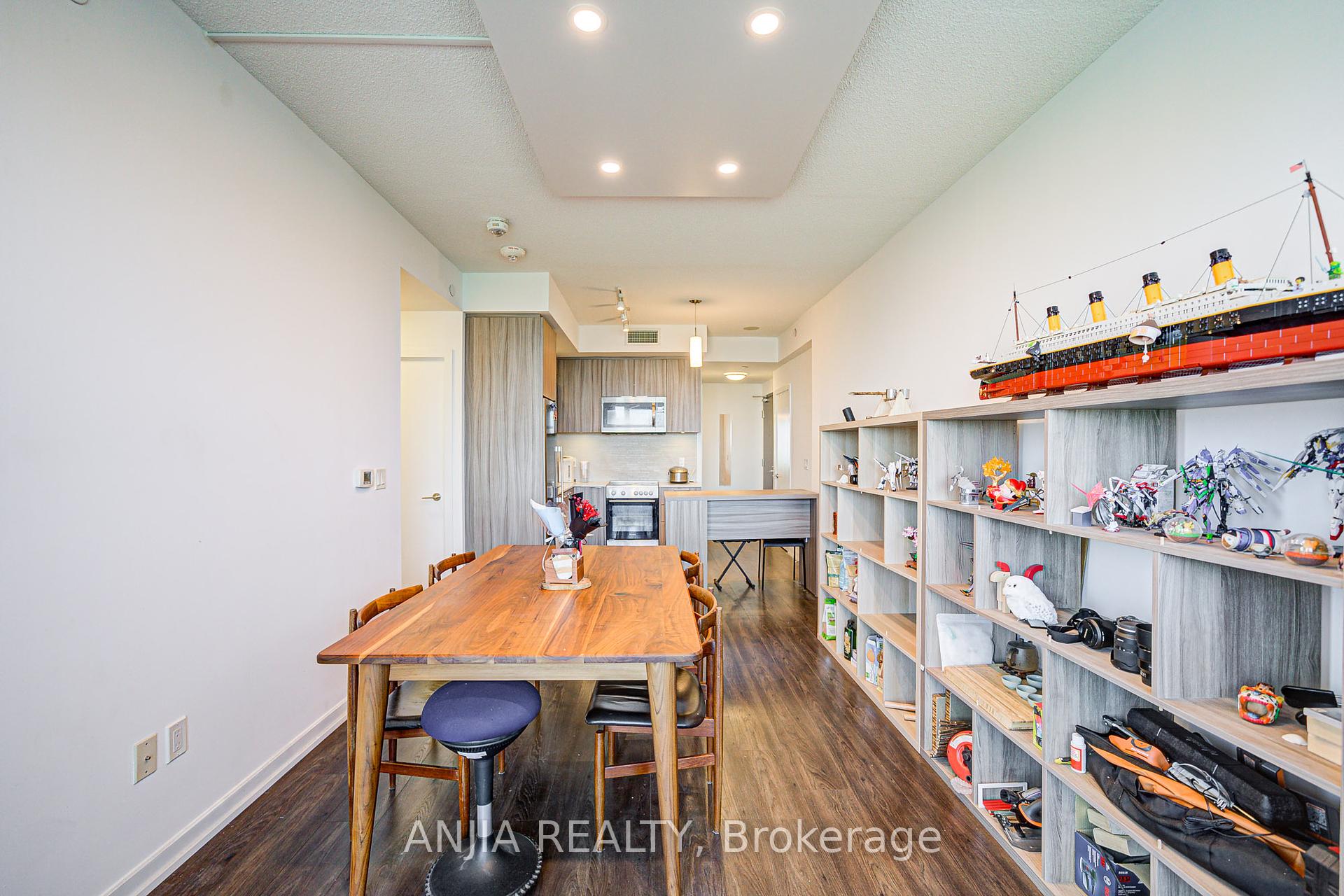 2 Bedrooms Condo at 50 Forest Manor, Toronto For sale