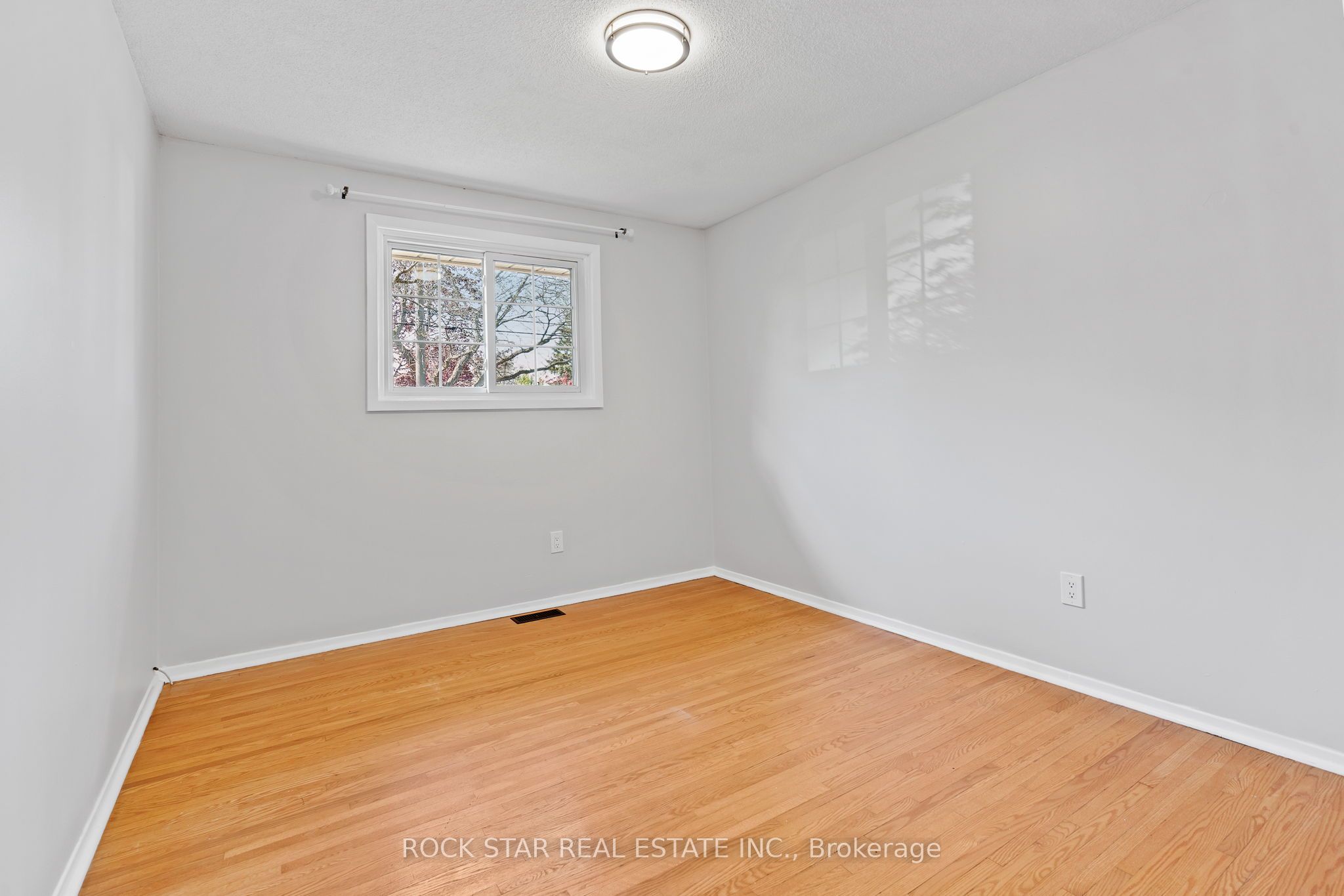 27 Cindy Drive