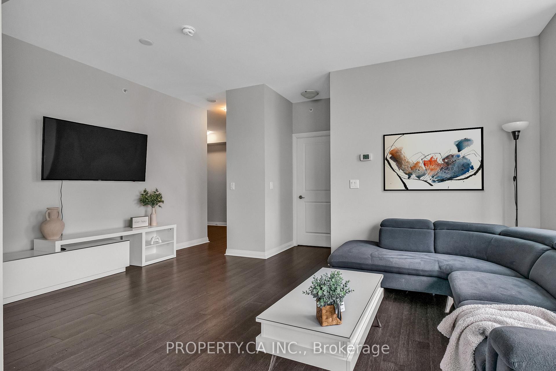 2 Bedrooms Condo at 55 Eglinton, Mississauga For sale