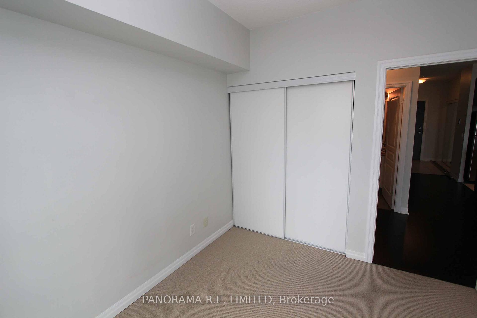 1 Bedroom Condo at 223 Webb, Mississauga For sale