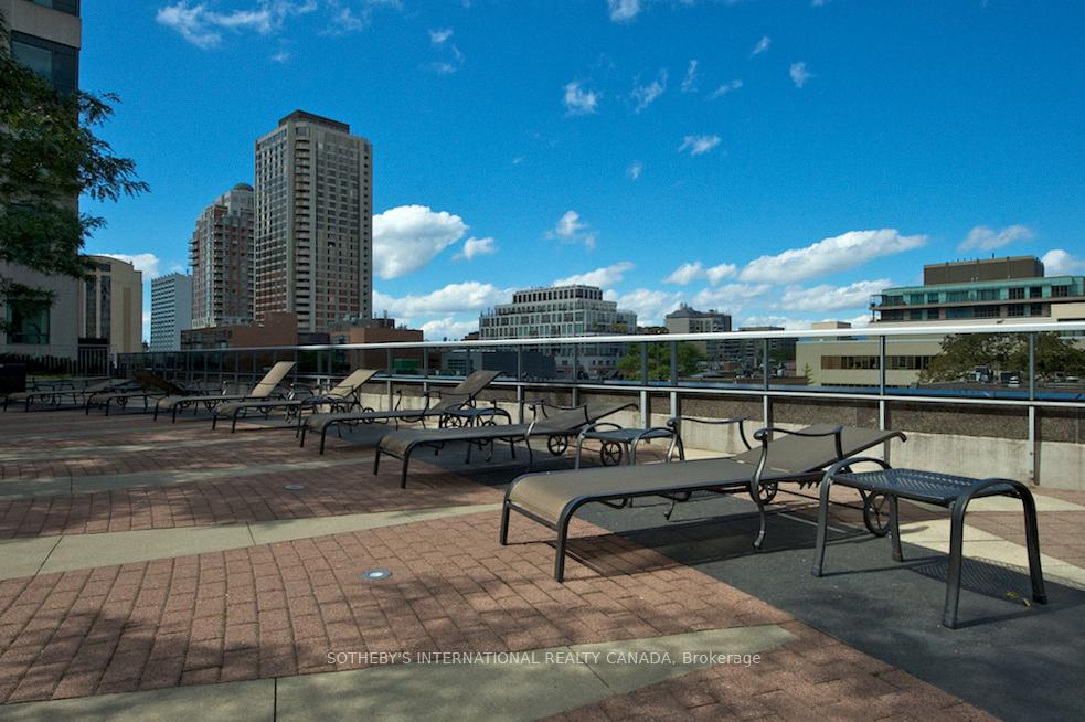 2 Bedrooms Condo at 10 Bellair, Toronto For sale