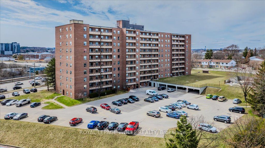 1100 Courtland Avenue E, #208
