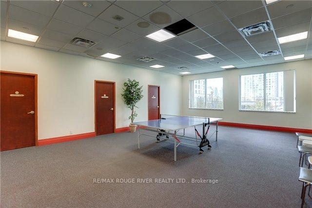 2 Bedrooms Condo at 11 Lee Centre, Toronto For sale