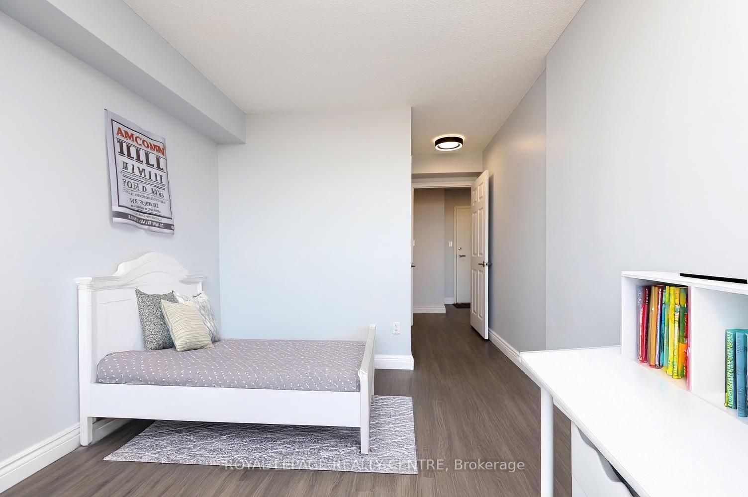 2 Bedrooms Condo at 1001 Cedarglen, Mississauga For sale