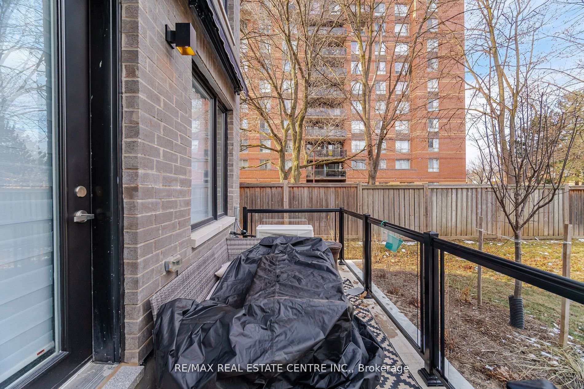 2 Bedrooms Condo at 3562 Colonial,  Mississauga For sale