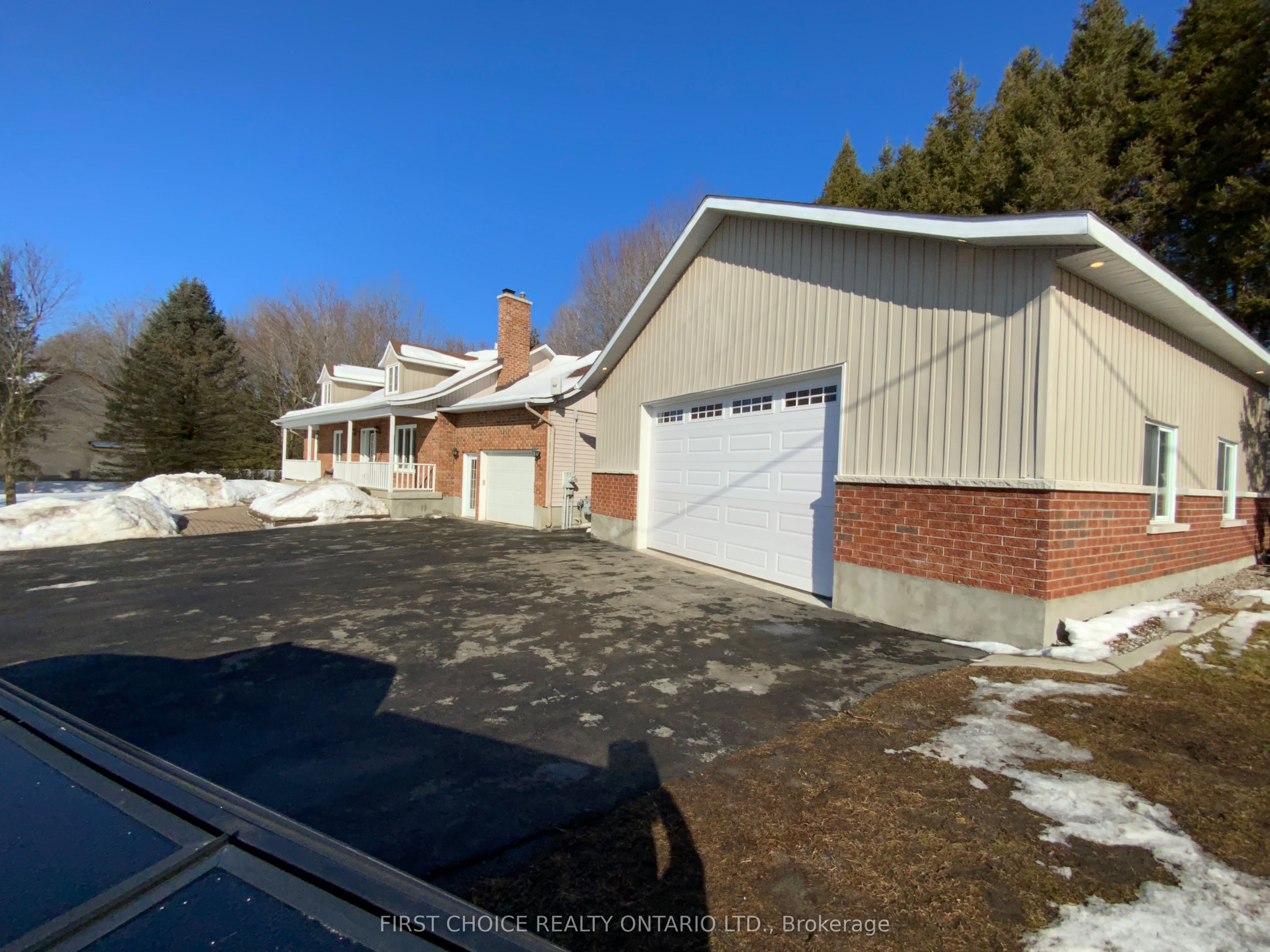 1211 Lacroix Road