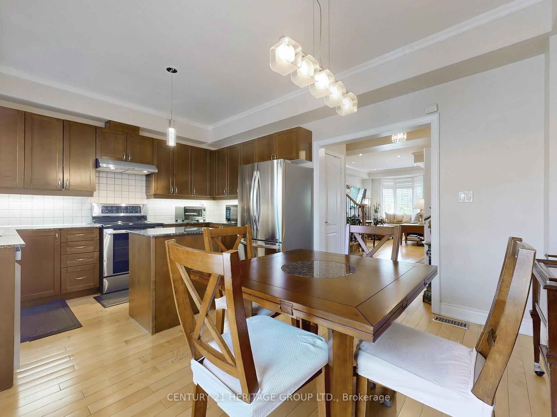 4 Bedrooms Condo at 127 Mill, Toronto For sale