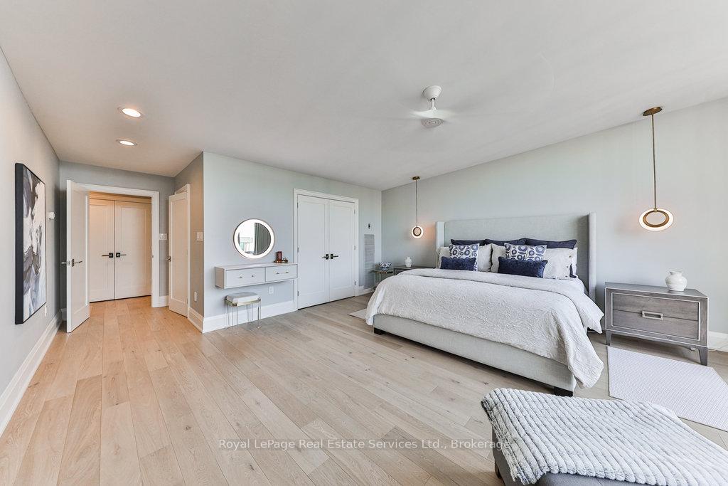 2 Bedrooms Condo at 2170 Marine, Oakville For sale