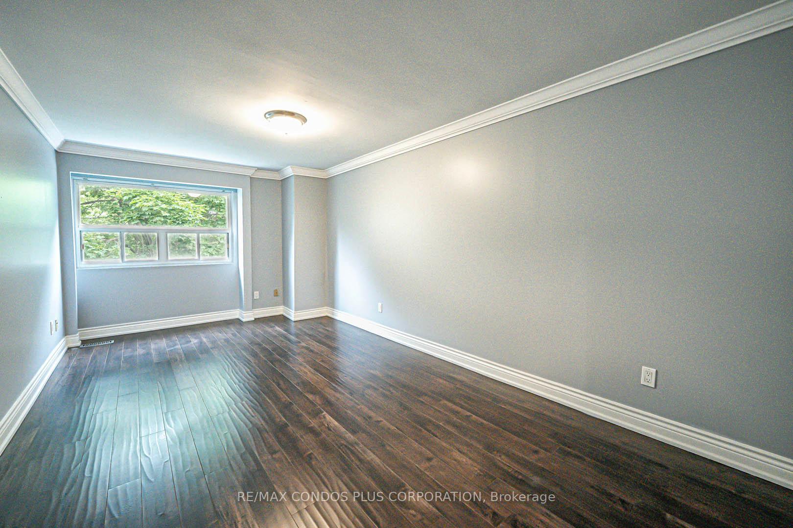 3 Bedrooms Condo at 525 Meadows, Mississauga For sale