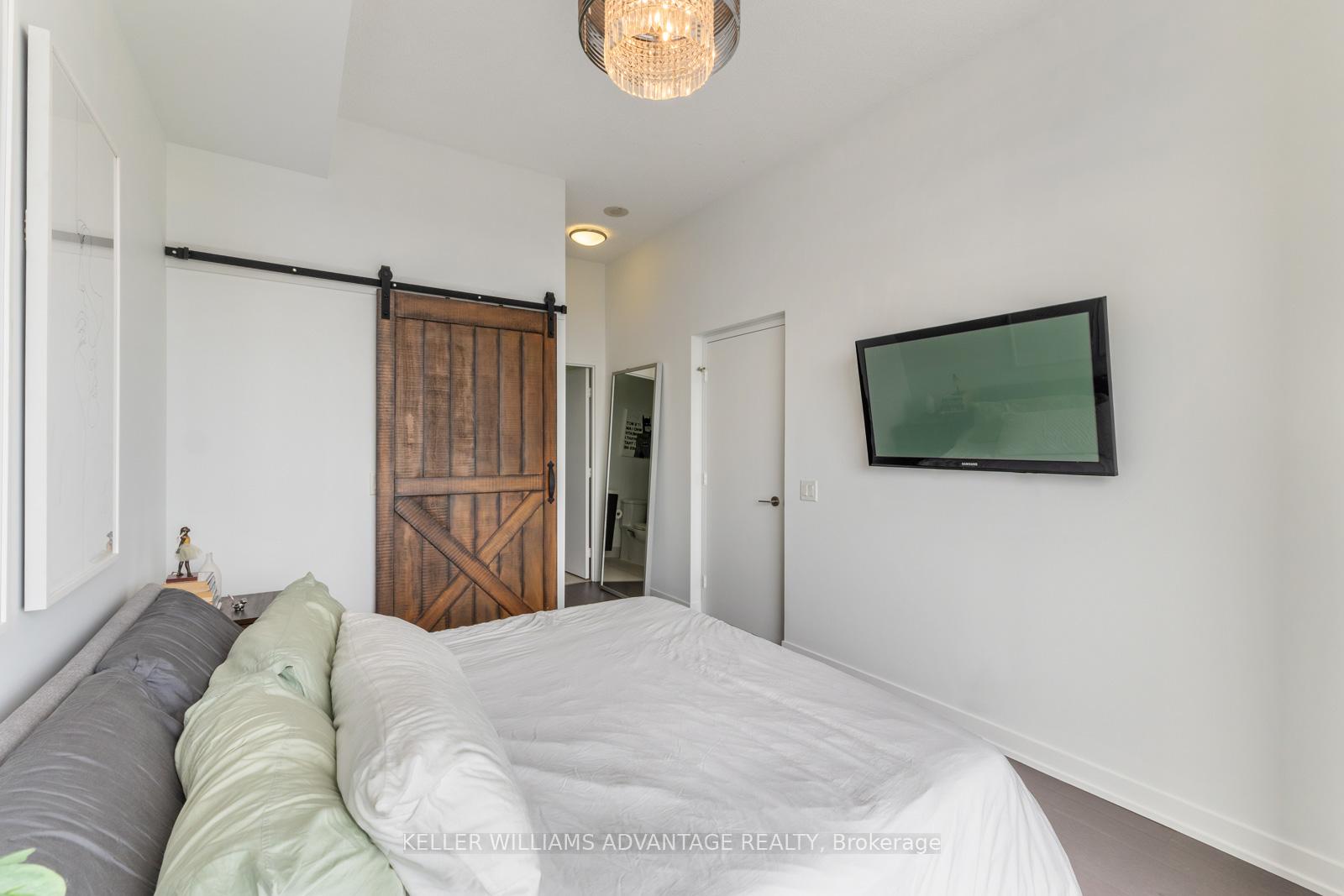 2 Bedrooms Condo at 120 Bayview, Toronto For sale