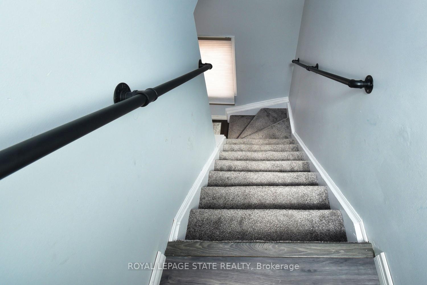 3 Bedrooms Condo at 1255 Upper Gage,  Hamilton For sale