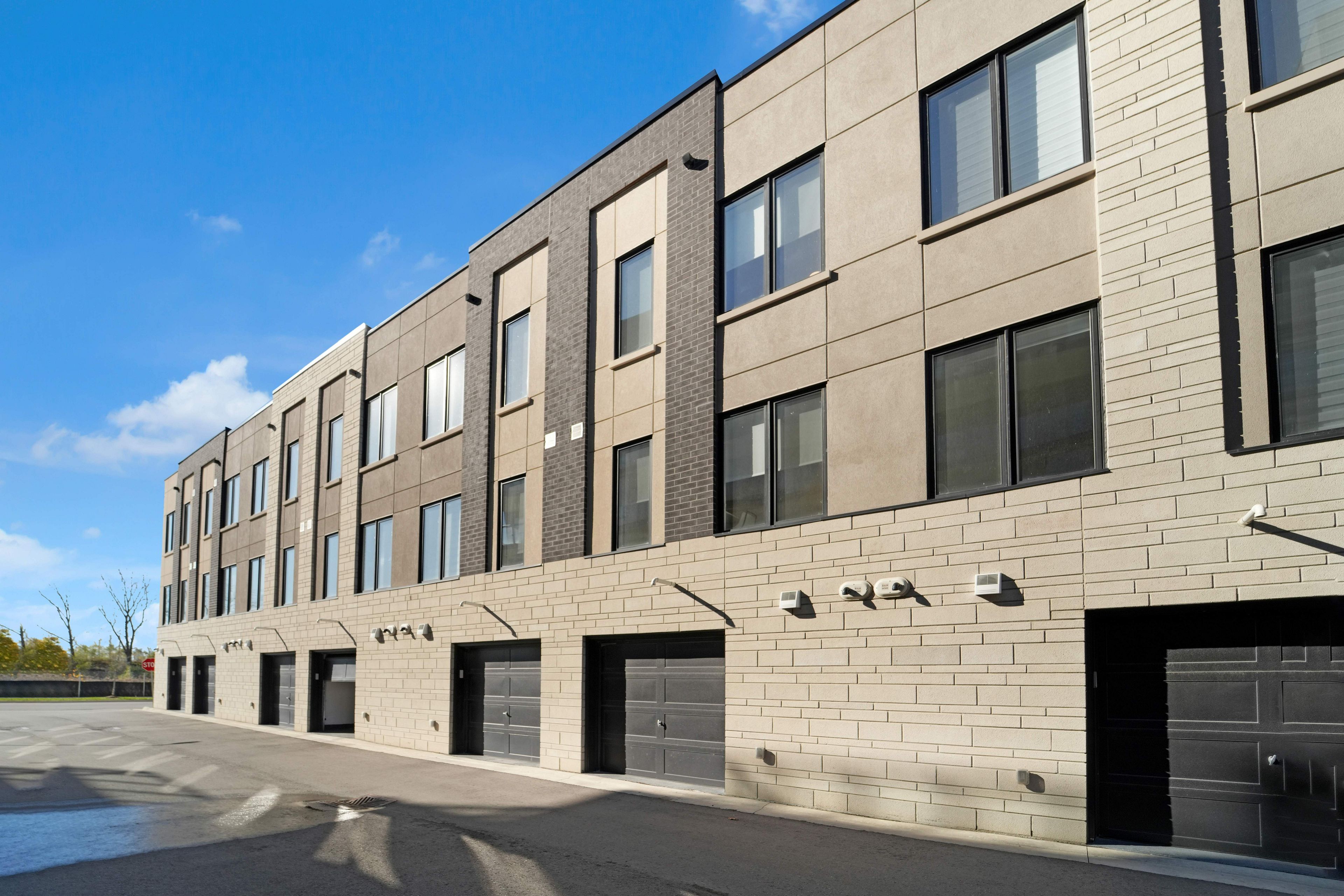 1095 Cooke Boulevard 37